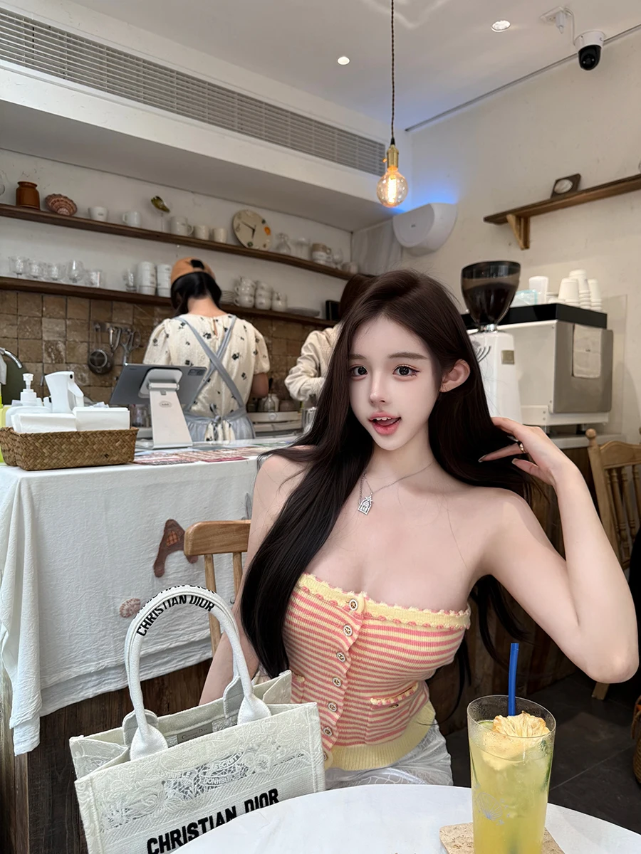 

ort Svel Knitted Vest Women's Pure Desire Striped Top Commute Sle Faion Small Fraance Wind Bustier Vest