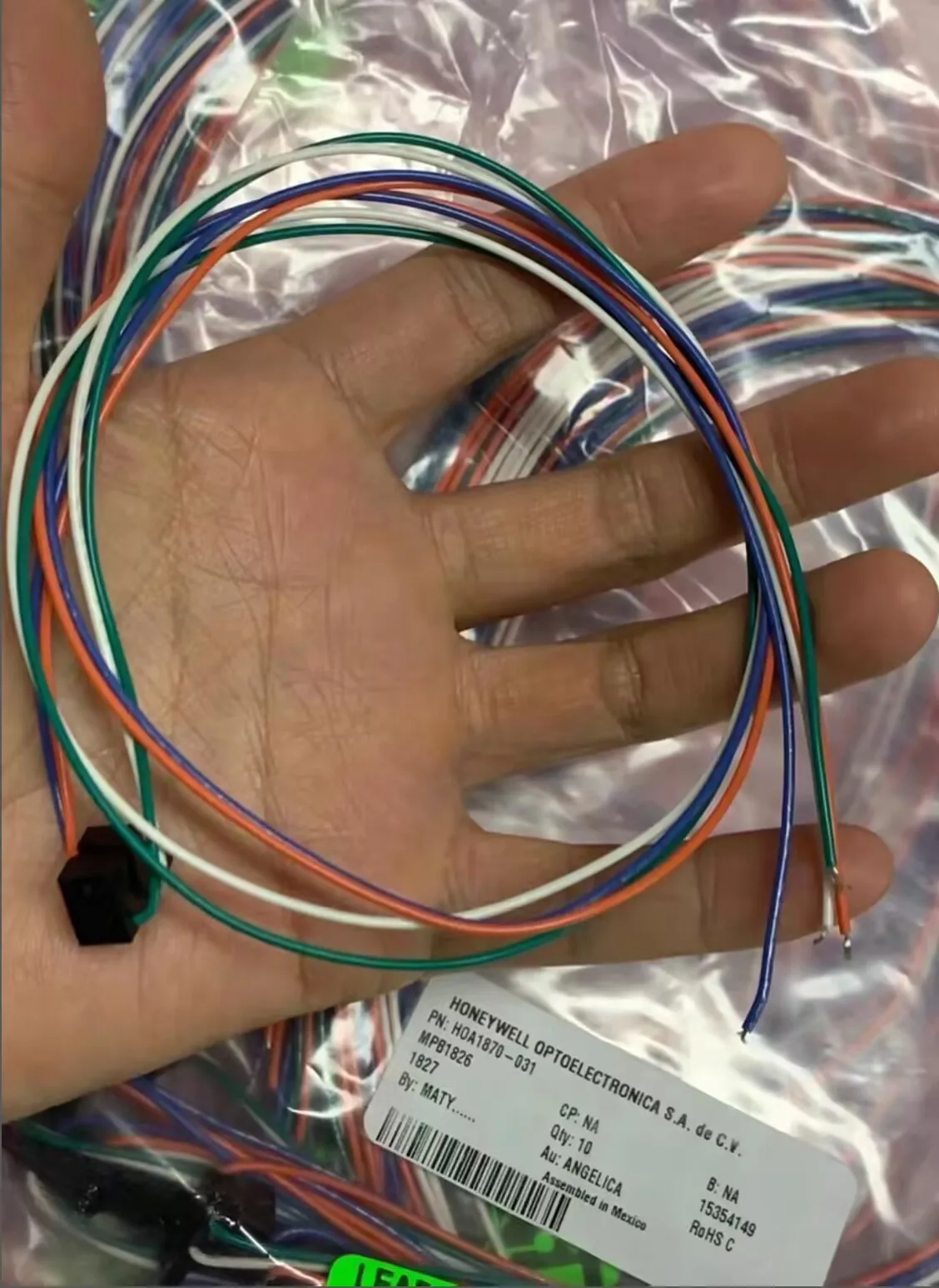 

1PCS New original Photoelectric sensor HOA1870-031 HOA1870-31 HOA1870-033 HOA1870-33 MEXICO