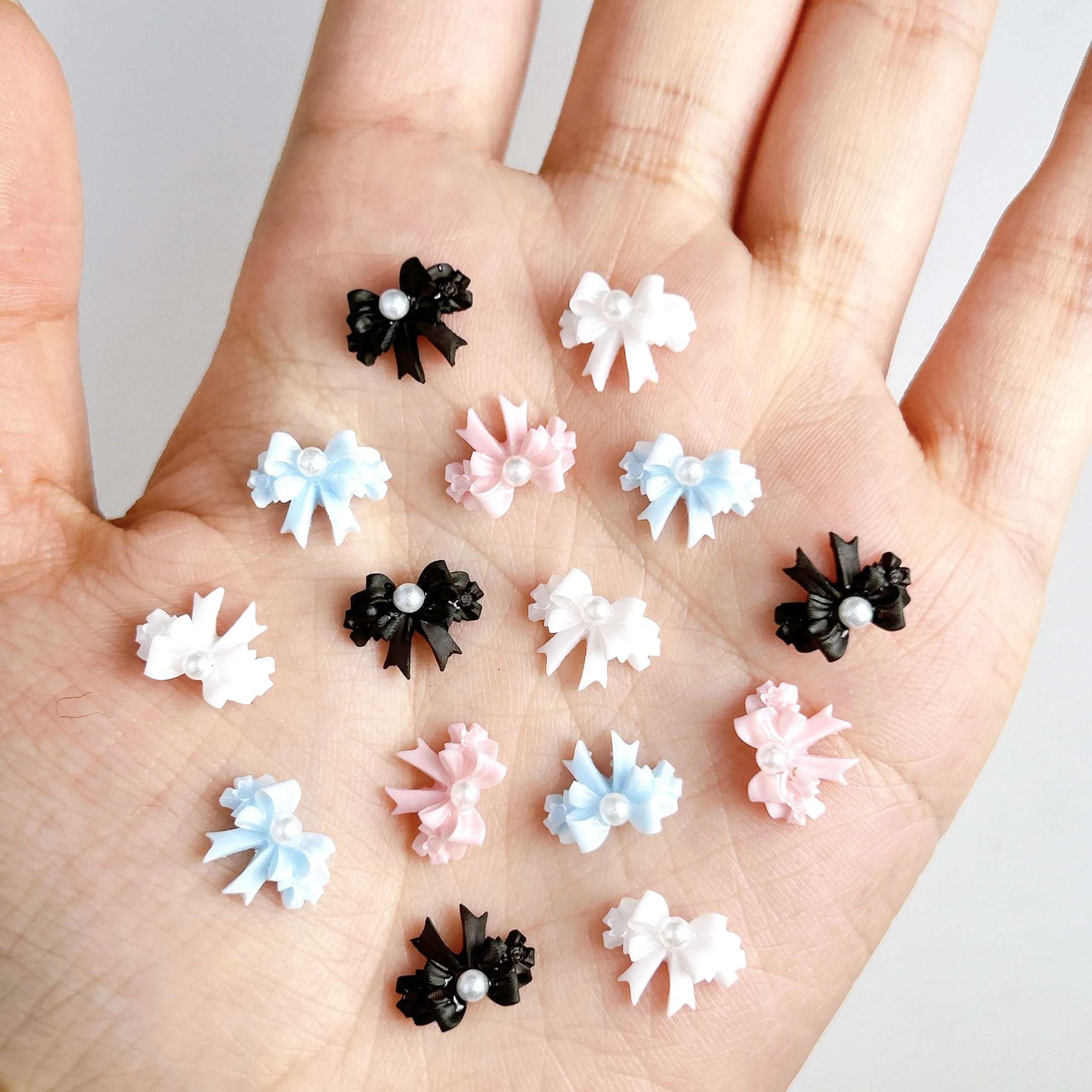 20PCS Minimalista Dolce Nastro Archi Unghie artistiche Decorazioni Colorate Doppio Strato di Perle Archi Resina Unghie Pendenti e Ciondoli Unghie FAI DA TE Ornamenti