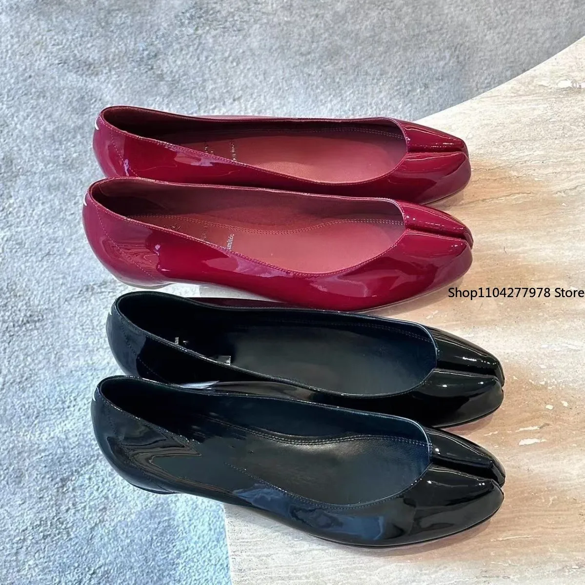 

Designer Tabi Shoes Comfortable Flats PU Leather Mary Jane Shoes Women Loafers Shallow Mouth Split Toe Cute Shoes