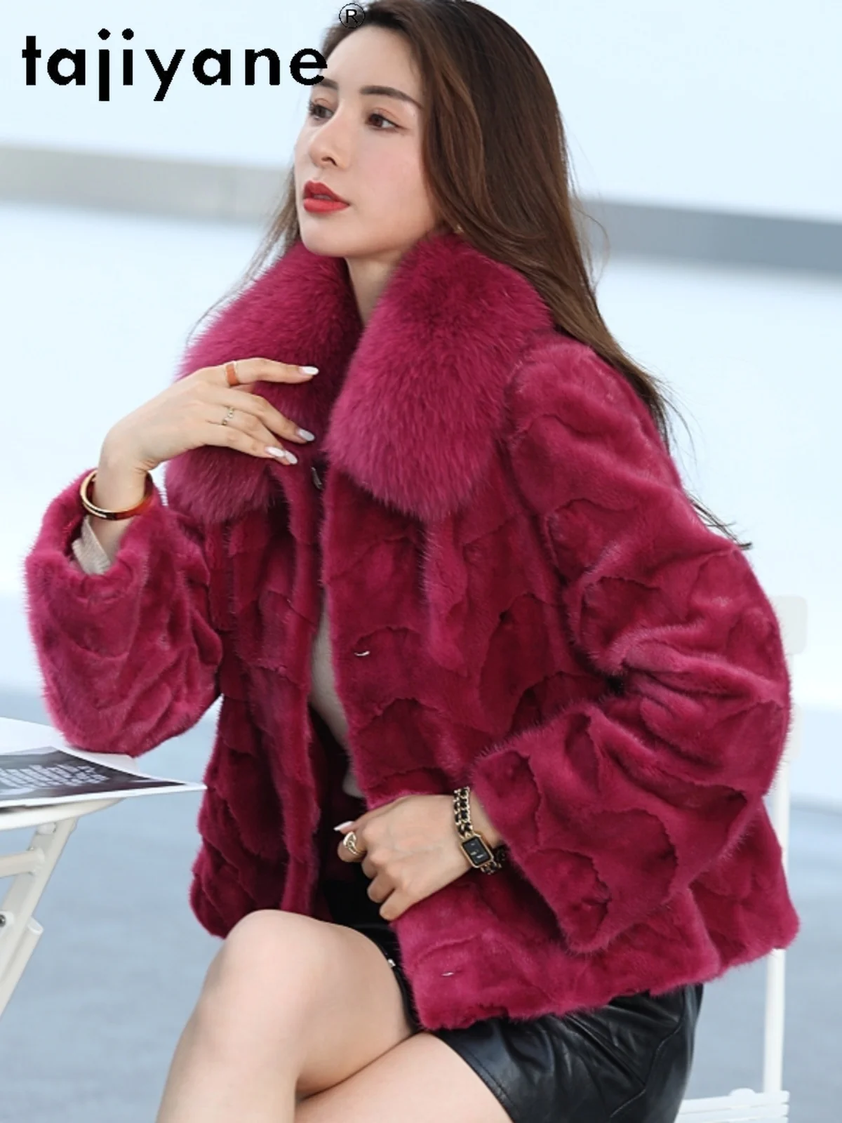 سترة من فرو المنك الطبيعي من TAJIYANE معطف نسائي قصير من فرو المنك الحقيقي مع ياقة من فرو الثعلب ملابس شتوية للنساء 2025 قطعة من فرو المنك