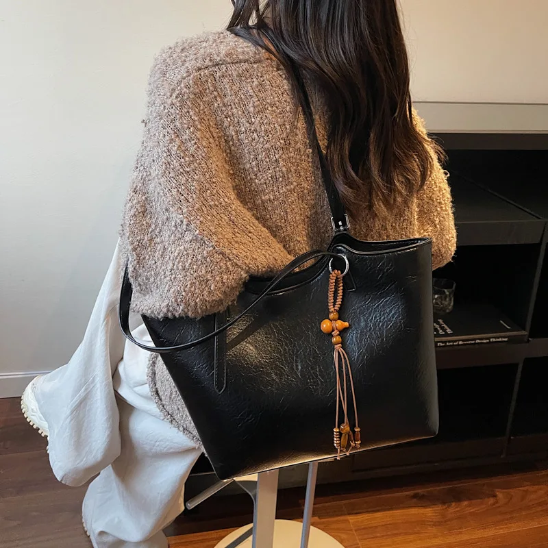 

Корейская версия осенне-зимней масляной и вощеной кожи, большая вместительная сумка через плечо, женская сумка, дорожные сумки подмышки