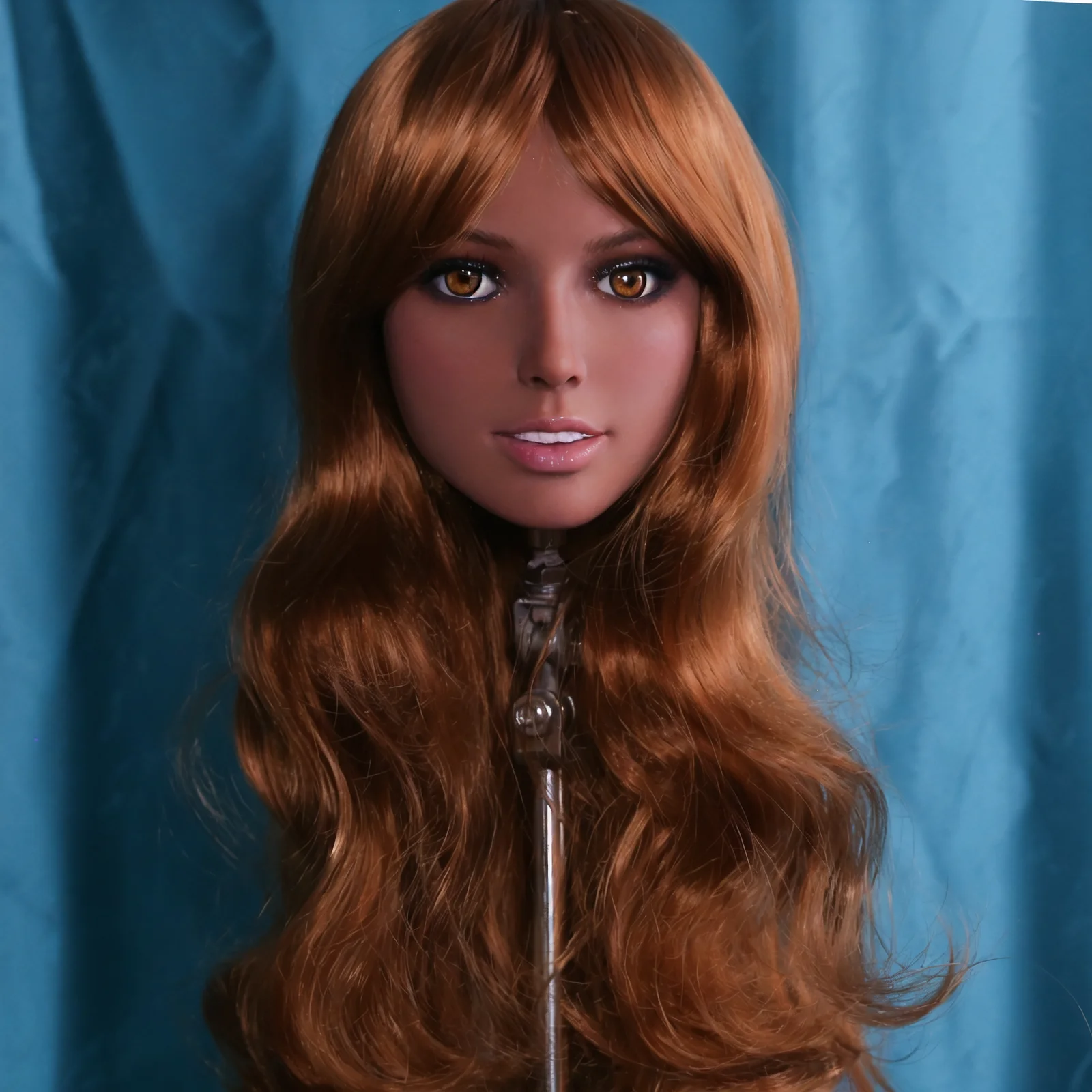 

Реалистичная головка-пустышка для взрослых 1:1, винтовой интерфейс M16, включает шиньон и подходящие для учеников, очень подходит для практики макияжа и