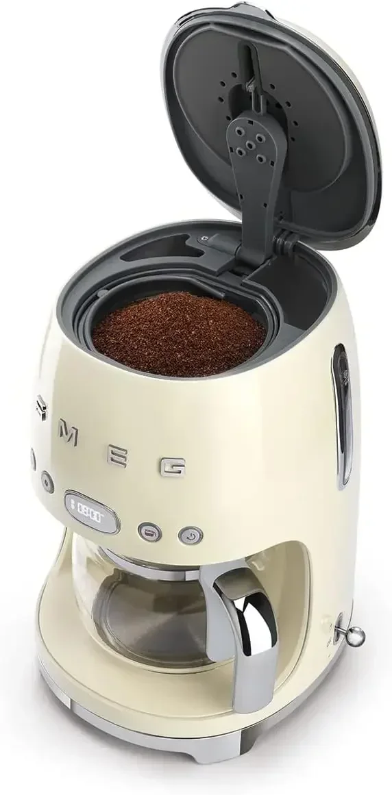 Máquina de café por gotejamento estética estilo retrô Smeg 50 com jarra de vidro de 10 xícaras, recurso de partida automática, placa para manter aquecido e dois cafés