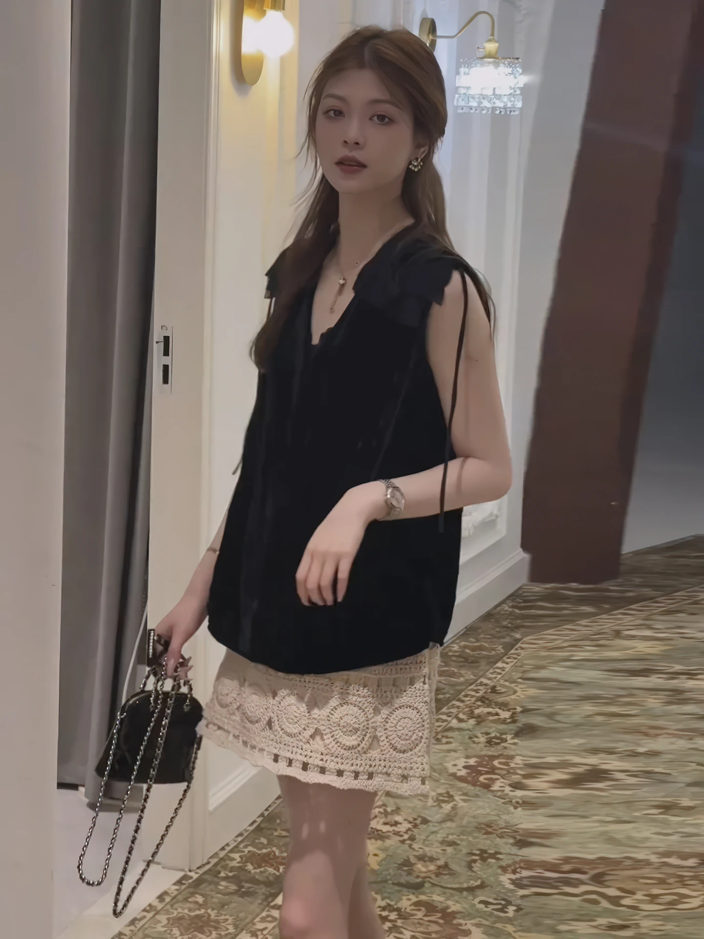 

Женский комплект Ele, лето 2025 Faion Svel, ажурный топ и юбка из двух предметов, пуловер с v-образным вырезом, высокое качество