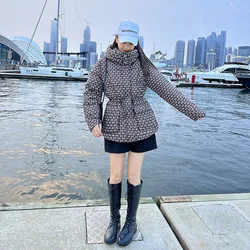 Piumino invernale in cotone donna 2023 versione coreana il cappello allentato giacca corta in cotone stampato Top capispalla femminile