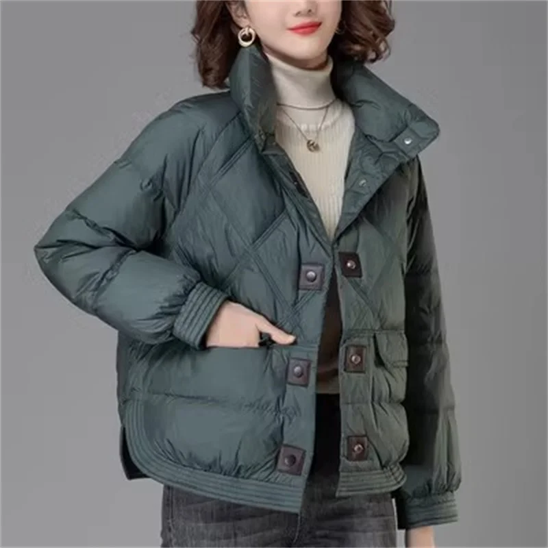 Short Down Jacket for Women in Winter 2024 New Loose Design Feeling Niche Small Stature Fashionable White Duck Down Jacket for