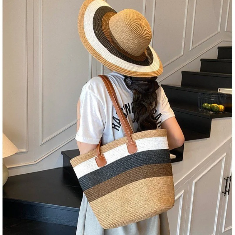 

Popular Classic Elegant Leather Messenger Bag For Women Crossbody Handbag From Luxury Brand Designer Inspired Style