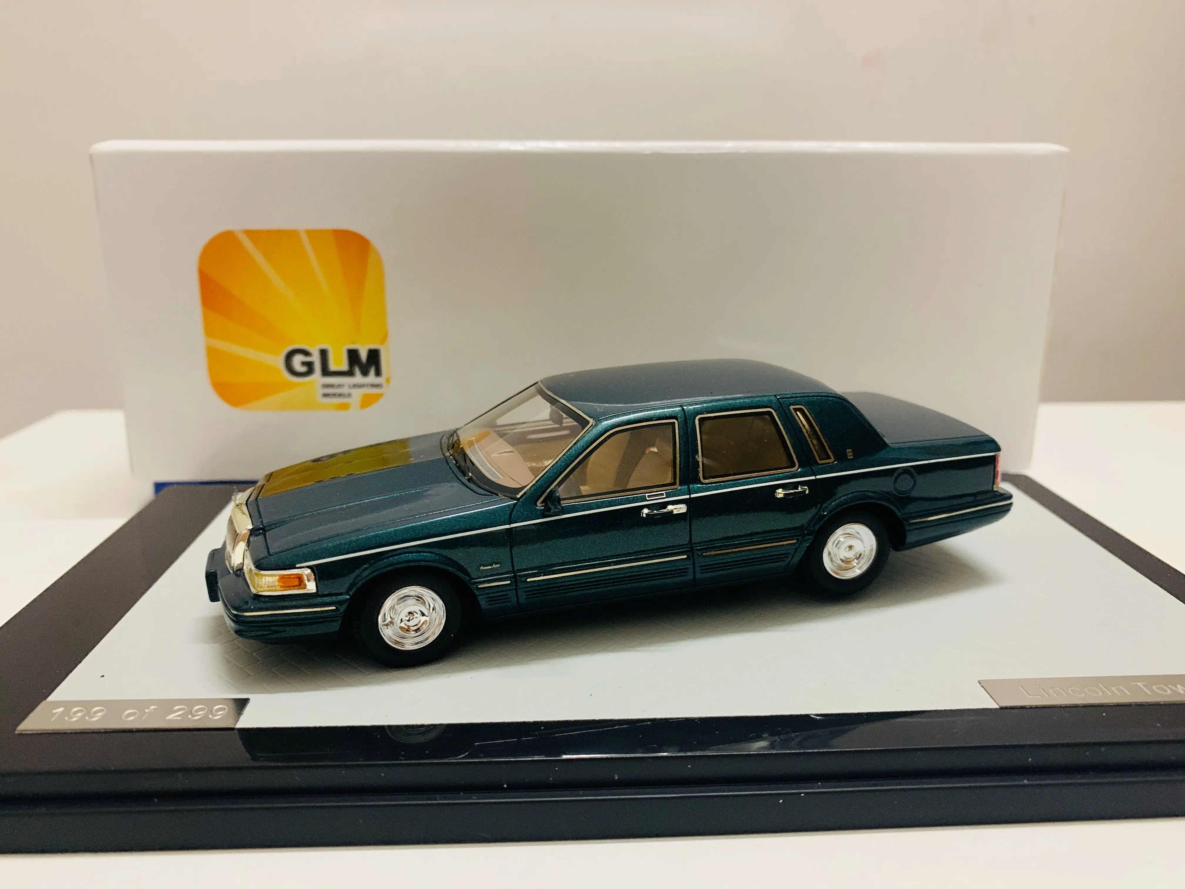 GLM Great Lighting Models Town 1997 Green Metallic 1/43 Scale Resin Model Limited Car New in Box