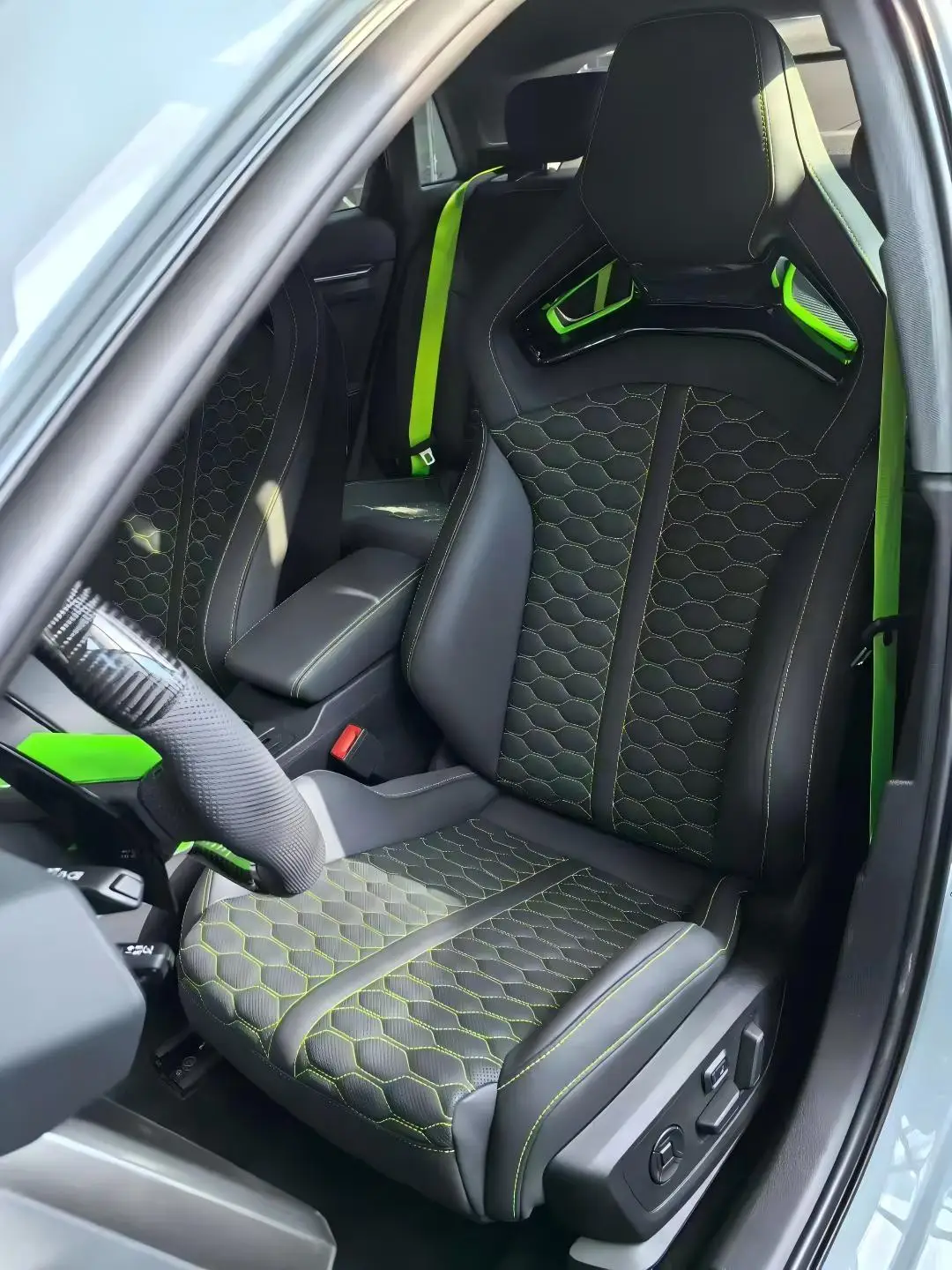 Carbon Fiber Racing Bucket Seats for A3 S3 RS3 A4 S4 RS4 Avant Allroad Sportback 8P 8V 8Y B6 B7 B8 B9 - view 5
