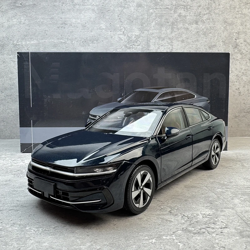 original-car-model-brand-new-for-b9-alloy-1-18-simulation-car-model-collection