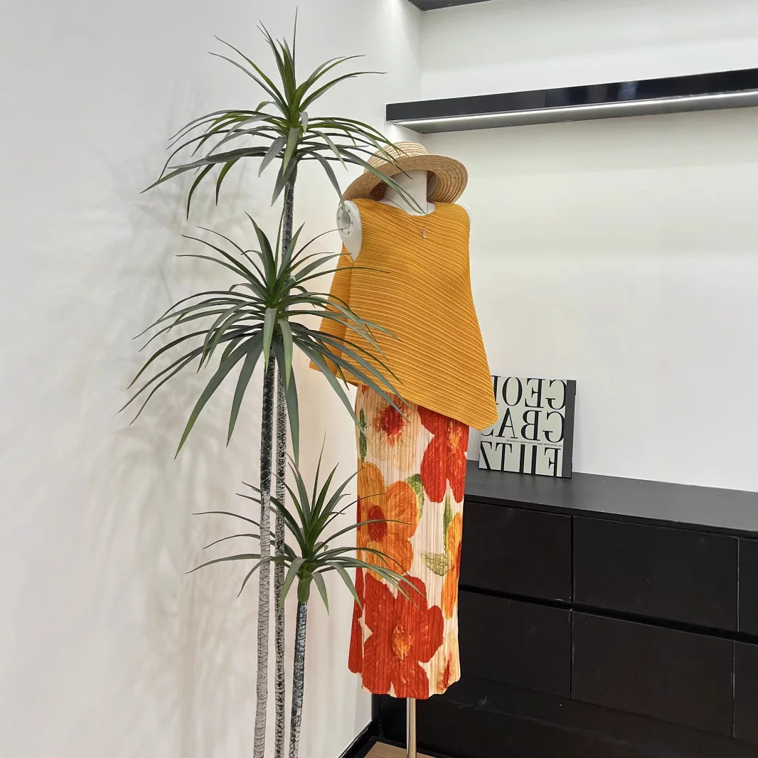 ミヤケ 2025 夏 レディース スーツ 無地 ノースリーブ Oネック トップス + ウエストゴム プリント プリーツ ハーフ丈スカート ツーピースセット