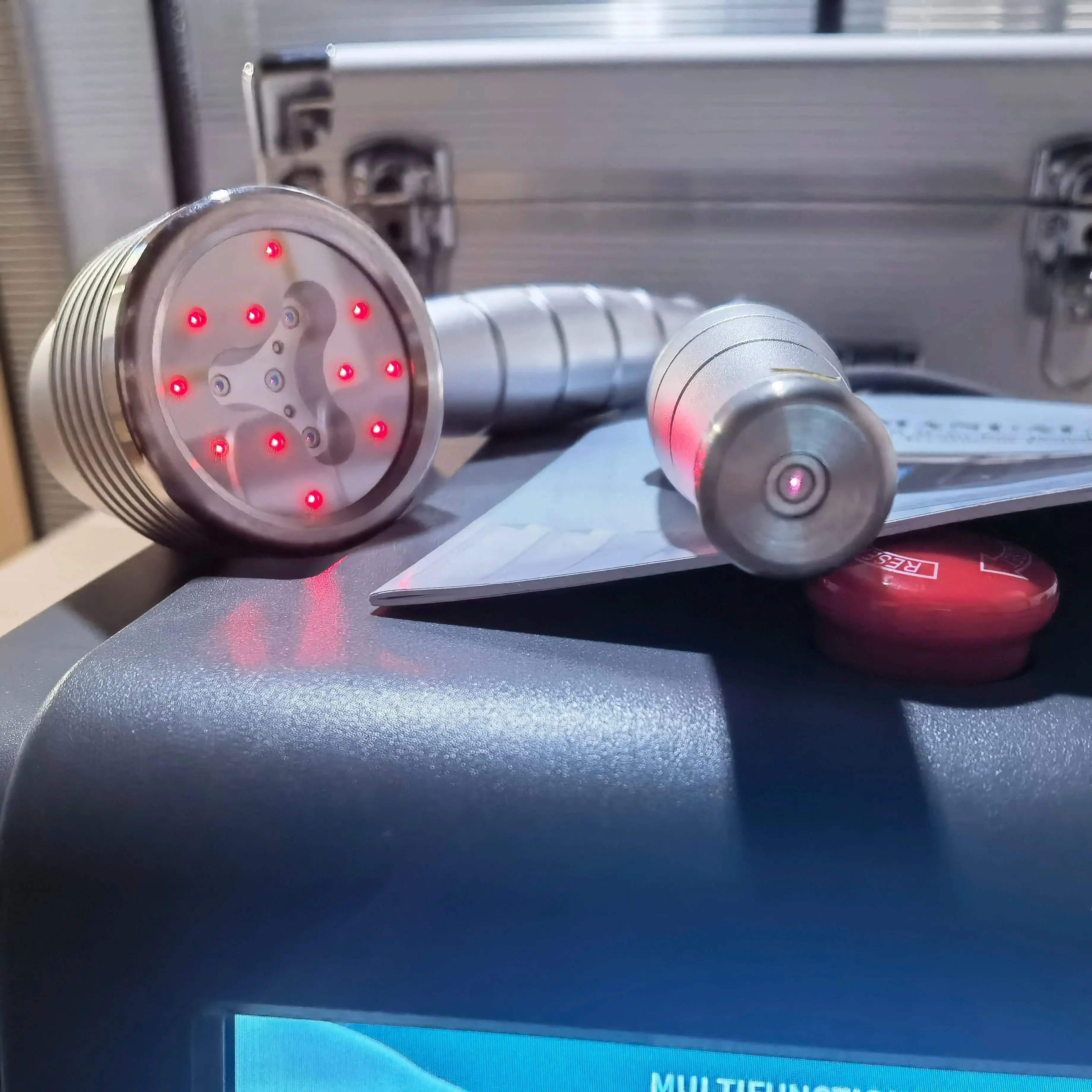 جهاز العلاج بالليزر البارد 808nm 650nm الليزر لتخفيف الآلام العضلات المشتركة شفاء المضادة للالتهابات تصميم محمول #4