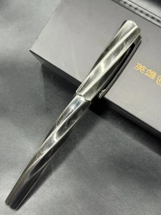 

Перьевая ручка Hero Naked Pen E505A F0,5 мм с иридиевым наконечником в стиле ретро со спиральной текстурой, подходит для элитного бизнеса без чернил