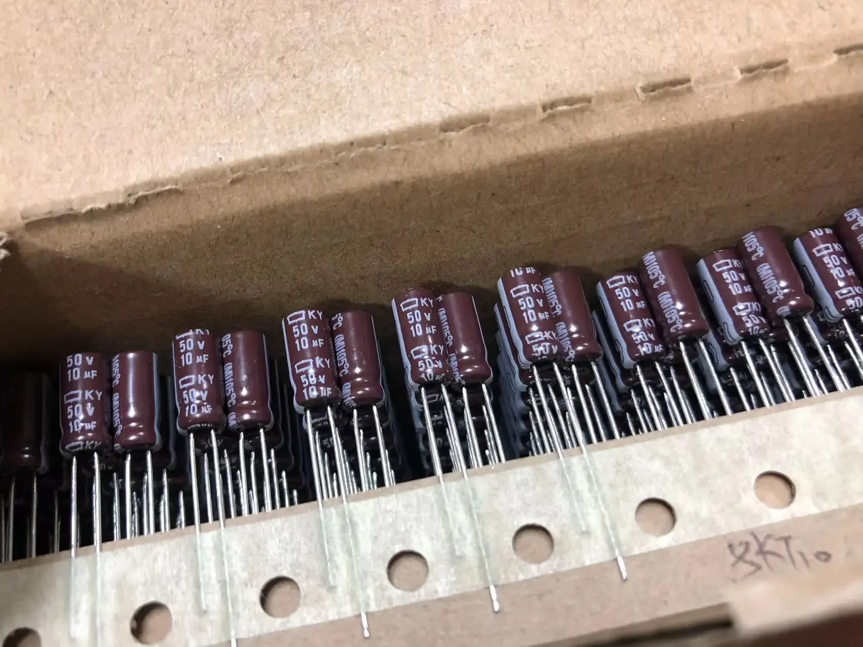 

2024 NEW CHEMI-CON NIPPON KY 50V10UF 5x11MM electrolytic Capacitor 10UF 50V NCC ky 50v10uf Low ESR High-quality