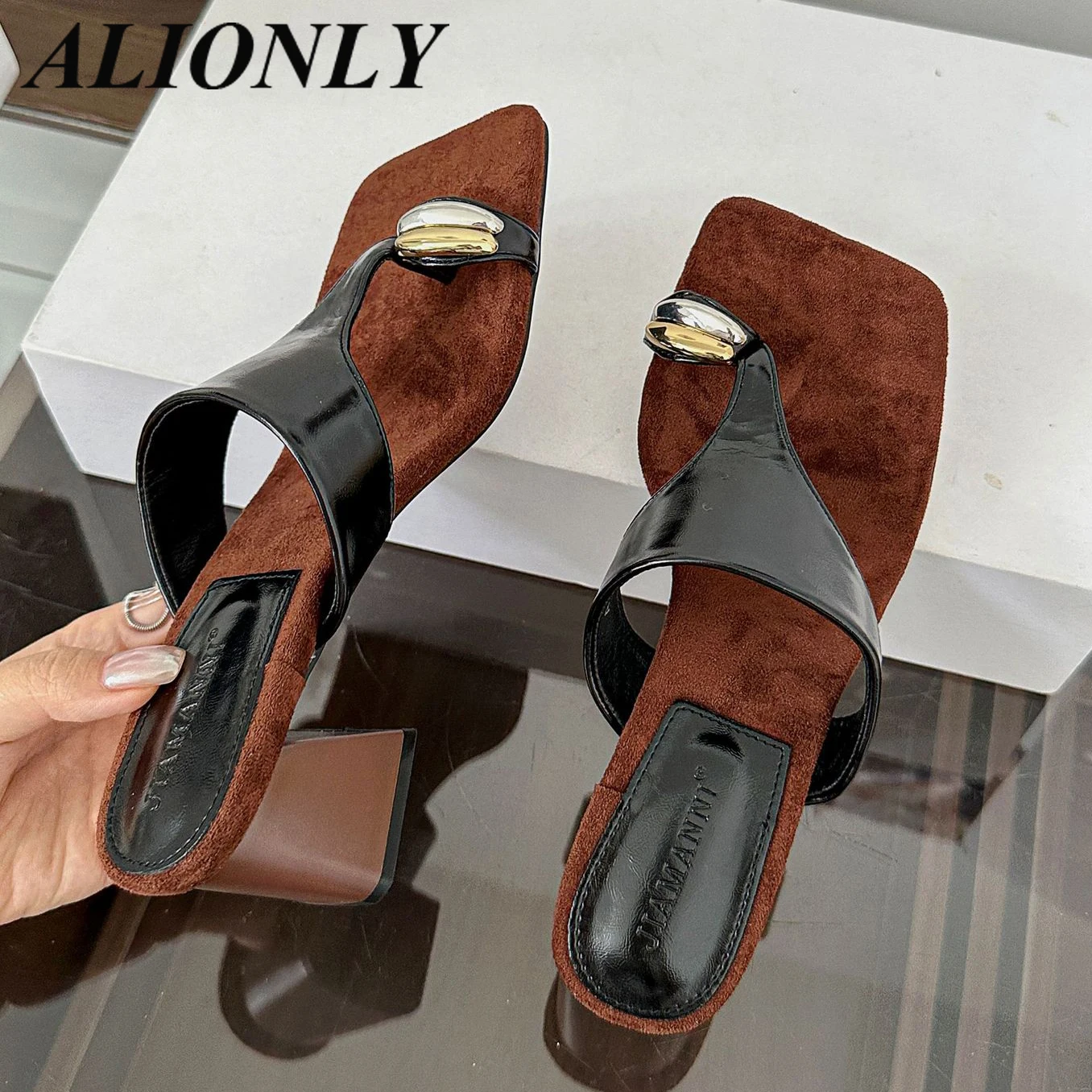 

Alionly 2025/Новые модные тапочки с узким ремешком и квадратным носком, женские пляжные сандалии на низком каблуке, летняя обувь для вечеринок