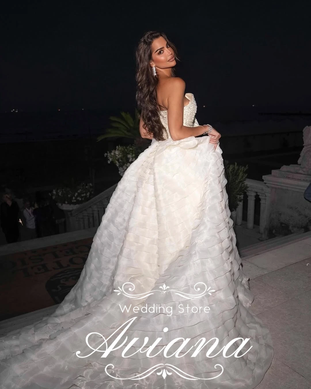 Aviana فستان زفاف مخصص بدون حمالات مطرز بالزينة المتألقة تنورة مكشكشة فستان زفاف أنيق ذيل طويل أنيق B