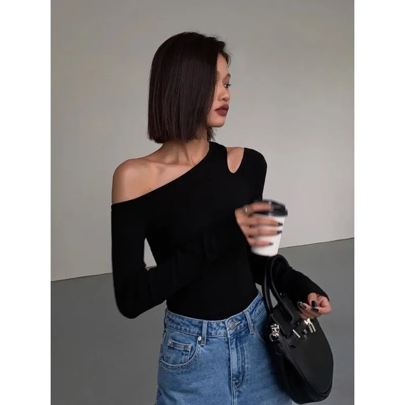 

Black Off-the-shoulder Long-sleeved Knitted T-shirt for Women's Autumn New Slim-fit Design Bottoming Shirt Exquisite Simple Top