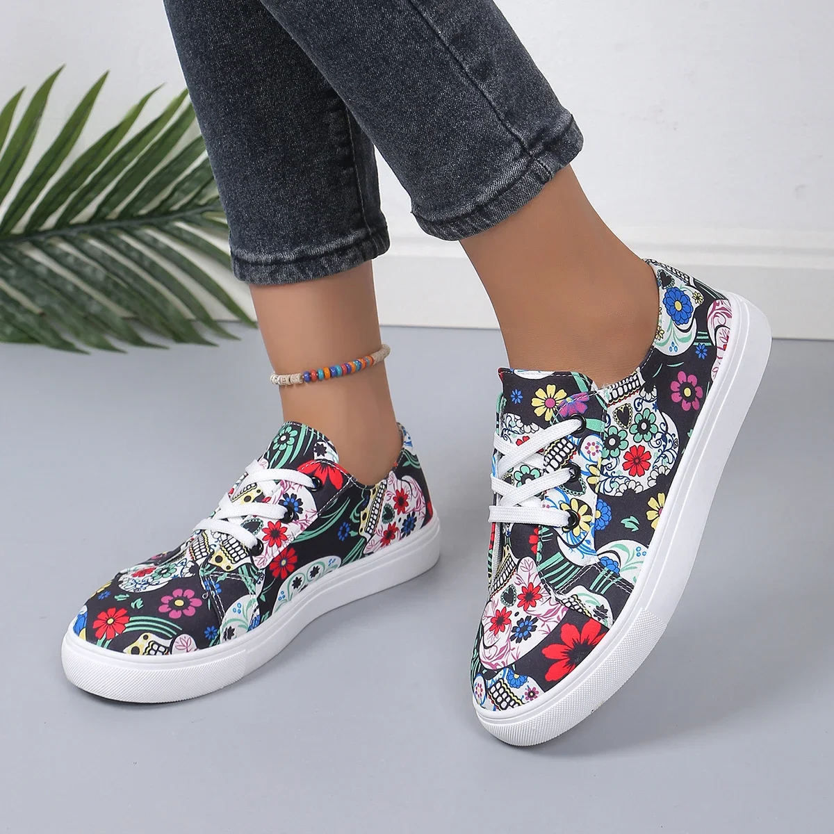 Women Pumpkin and Bat Printed Canvas Shoes Casual Lace Up Outdoor Shoes  Lightweight Low Cut Halloween Shoes Size36-42