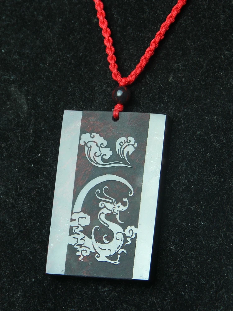 l-dragon-and-phoenix-pendant-nelace-jadeite-blood-chien-m-and-fem-models-yuu-fang-jewelry-accories
