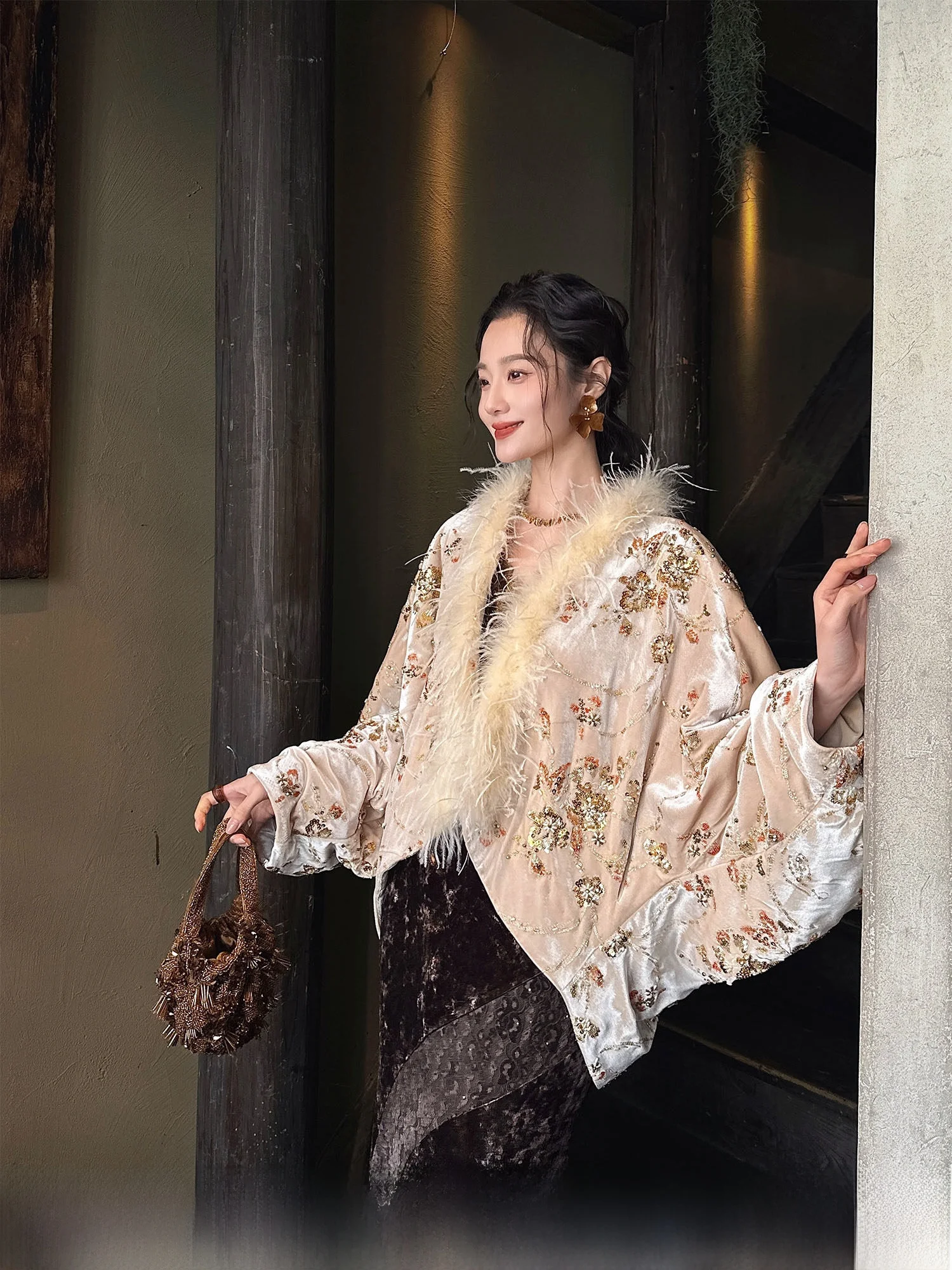 

Женское пальто Sanji Bla Flower с вельветовым воротником, хлопковое, с тяжелой вышивкой, зимнее, новинка, модное