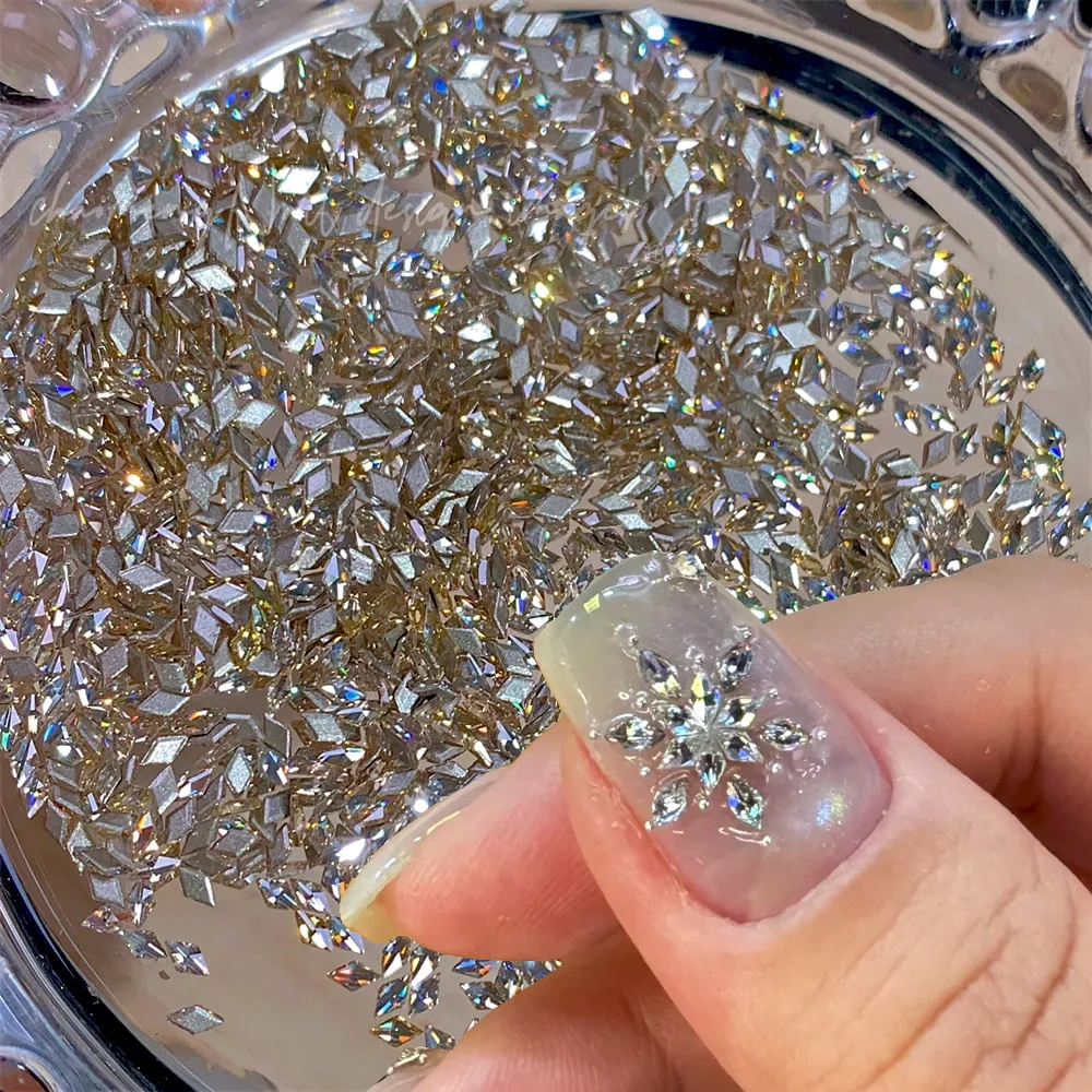 100pcs Rhombus Marquise-cut Zirconia Nail Spliced ​​rhinestones Silver Champagne Mini DIY Snowflake Nail Diamond Christmas Decor