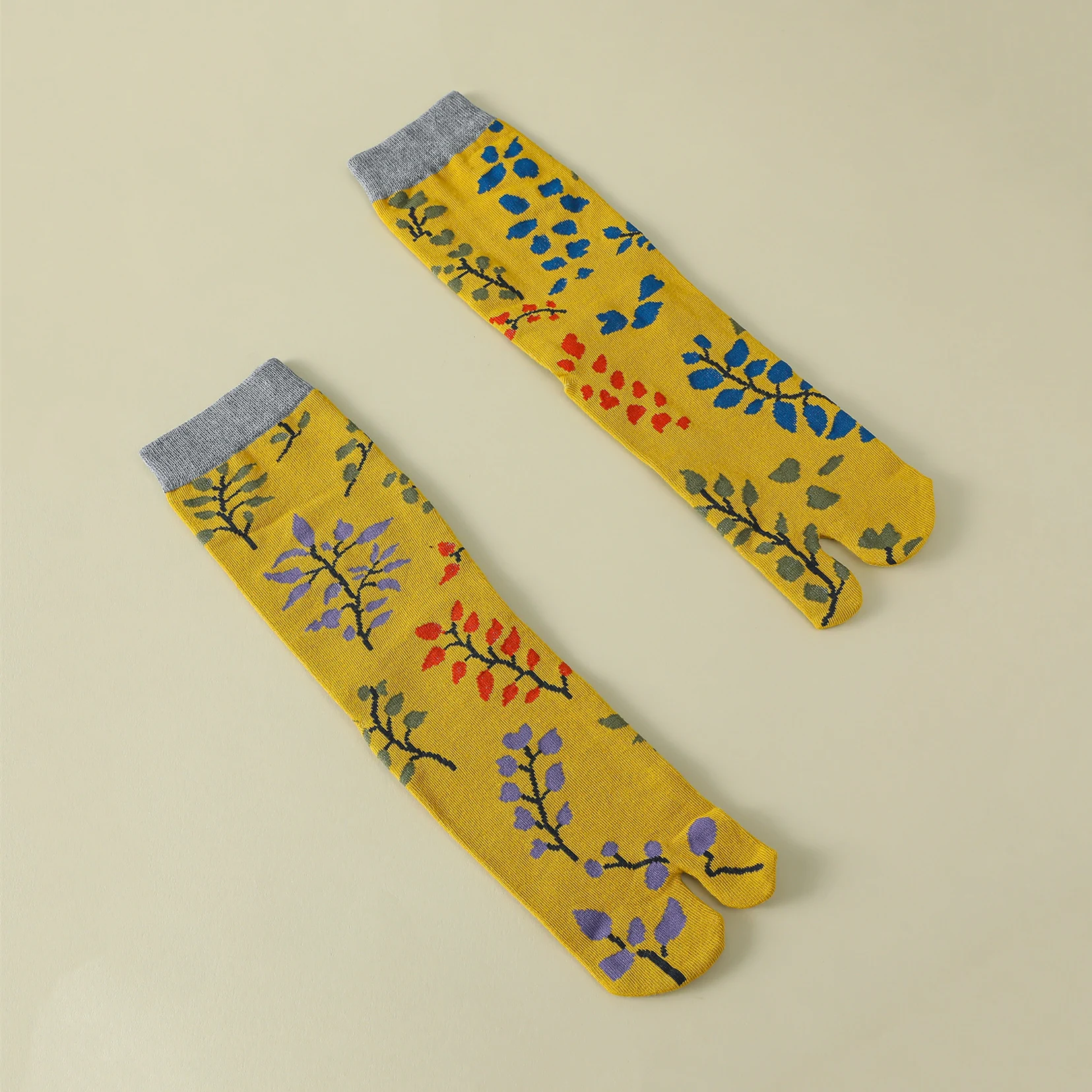 1 Pair Women Cartoon Combed Cotton Two Toe Socks Japanese Colorful Jacquard Split Toe Socks Floral Cute Funny Crew Tabi Socks