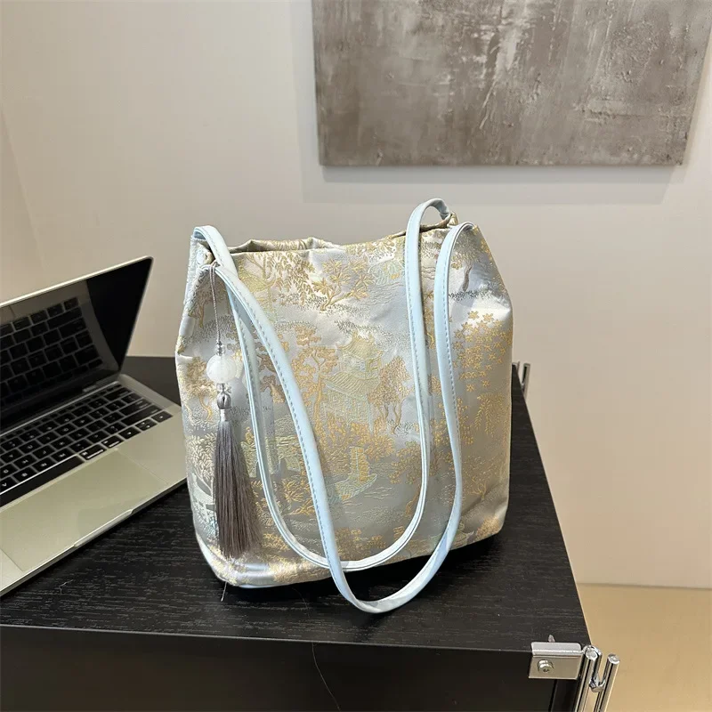 

Embroidery bag commuter shoulder bag portable tote bucket bag