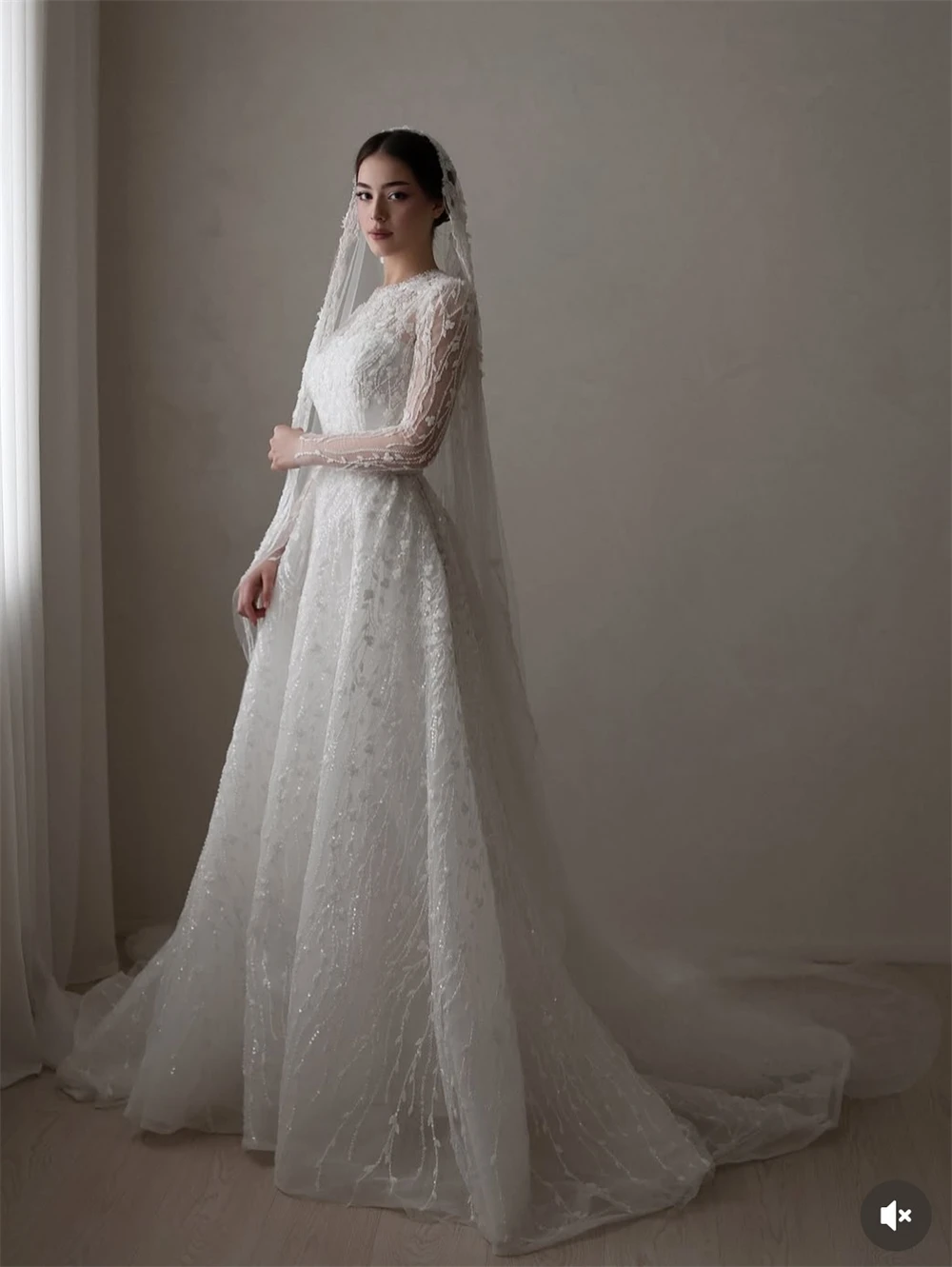 

Customized Elegant White Organza Wedding Dress Formal O-Neck Long Sleeves Bridal Gown Dreamy A-Line Court Train Vestido De Novia