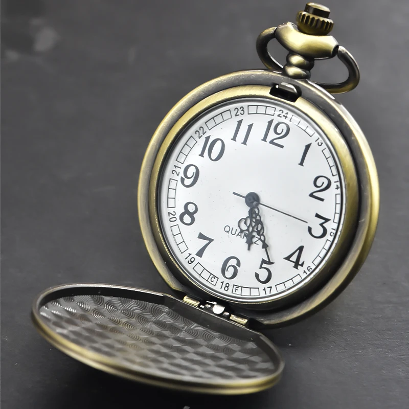 Retro Bronze Steampunk Birthday Character Flip-Top Quartz Necklace Commemorative Pocket Watch For Male And Female Elders