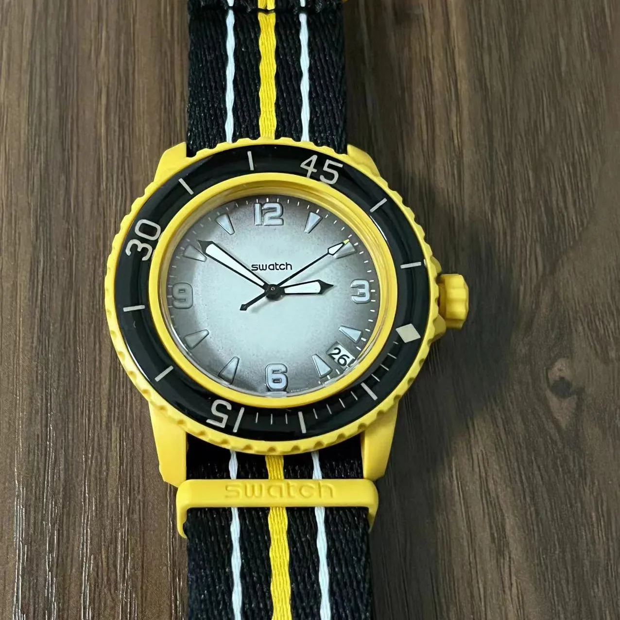 

Quartz Watch for Men's Nylon Braided Strap Waterproof Luminous Sports with Chronograph Fashion Wristwatch Male