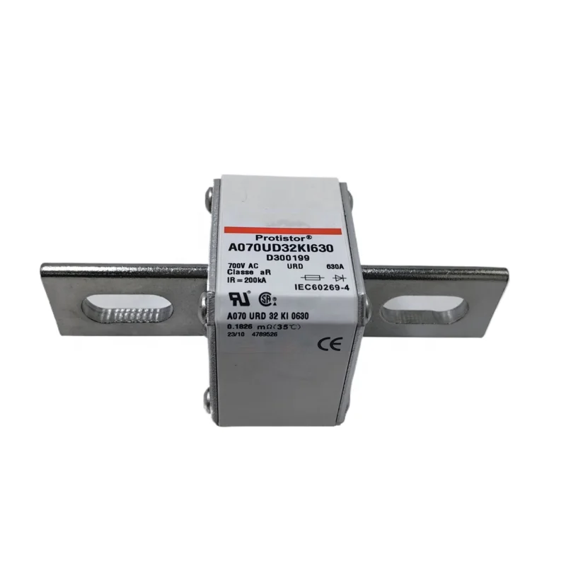 

Square Body Fuse A070UD32KI630 630A 690V High Speed Fuse Link Short Slotted Blades Fuse