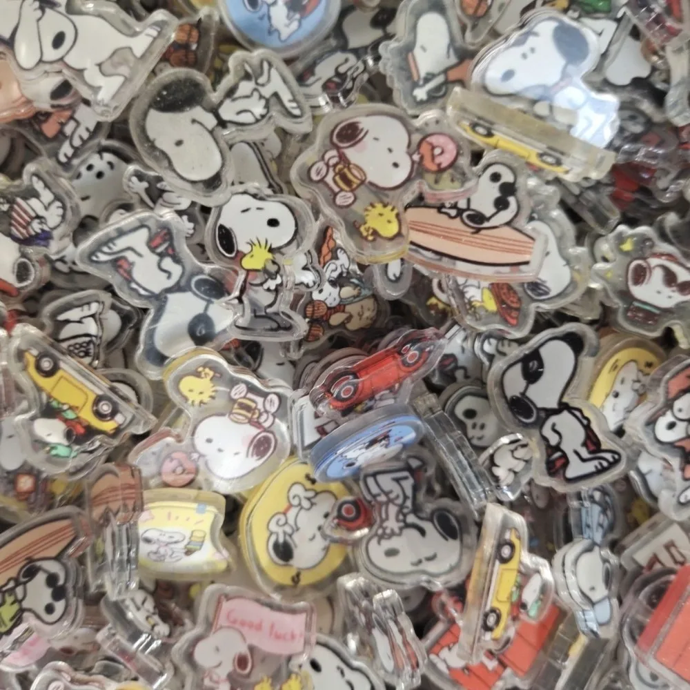 50-100 Pcs 2cm Snoopy Acrylic Board DIY Decoration for Refrigerator Magnet Mobile Phone Case Material Anime Cartoon Gift New Toy view 4