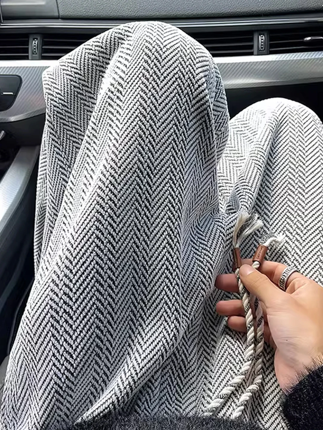 

Утепленные повседневные брюки мужские осенне-зимние, вельветовые, прямого кроя, свободные, струящиеся, широкие, длинные, с гуманистическим узором