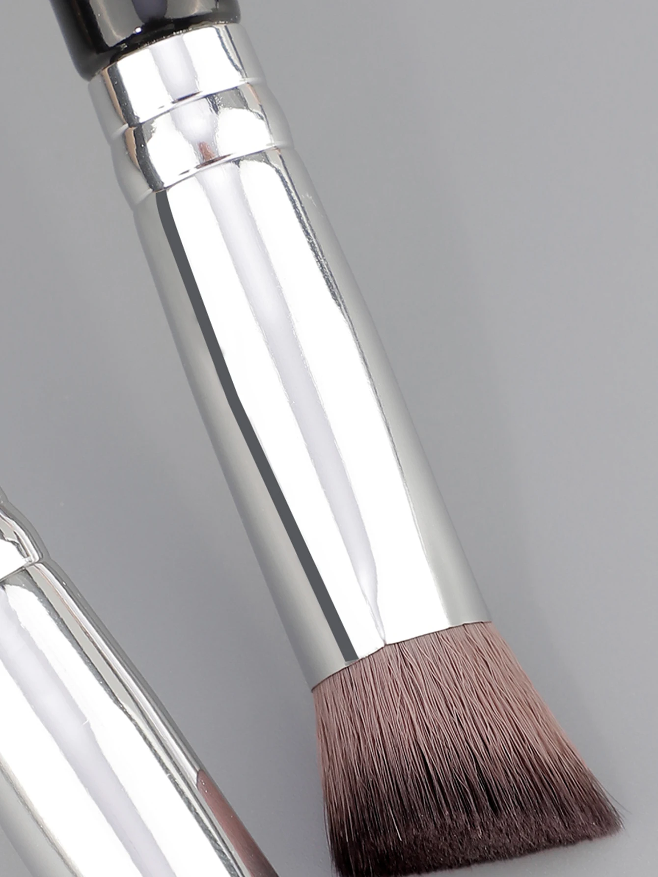 1개 언더 아이 컨실러 메이크업 브러쉬, 블렌딩, 컨실링, 컨투어링 메이크업을 위한 각진 화장품 브러쉬, 블랙