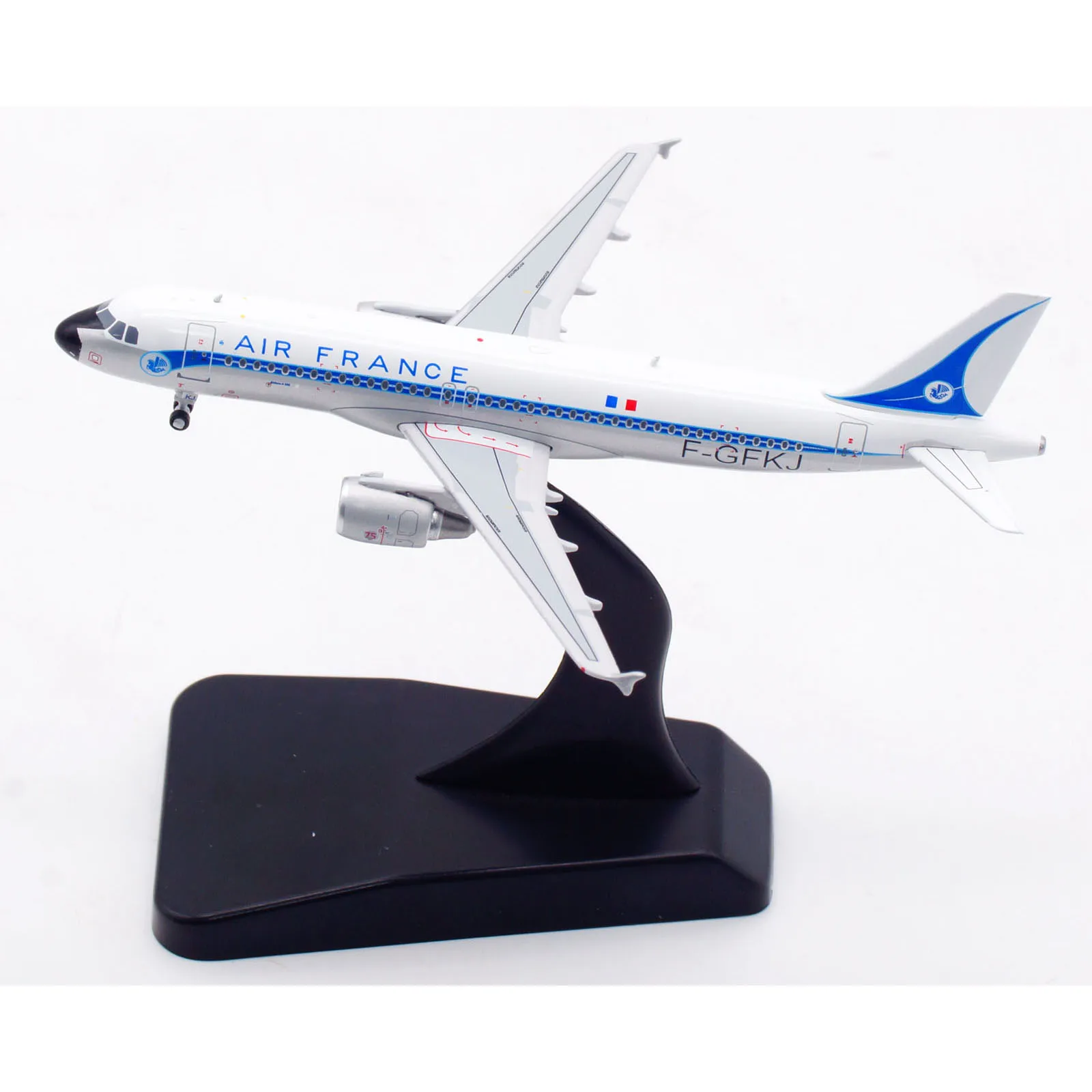 AV4162 Alloy Collectible Plane Gift Aviation 1:400 AIR FRANCE RETRO Livery Airbus A320-200 Diecast Aircraft Jet Model F-GFKJ