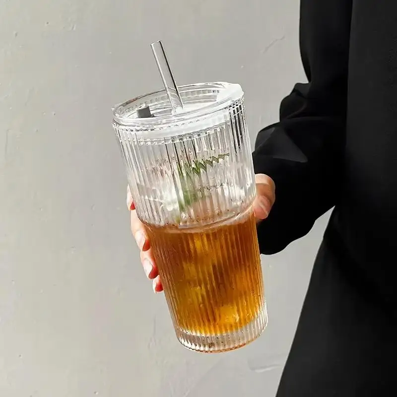 

1pcs600ml covered striped glass coffee cup and straw transparent cup, used for milk juice tea cups, iced coffee cups, and bevera