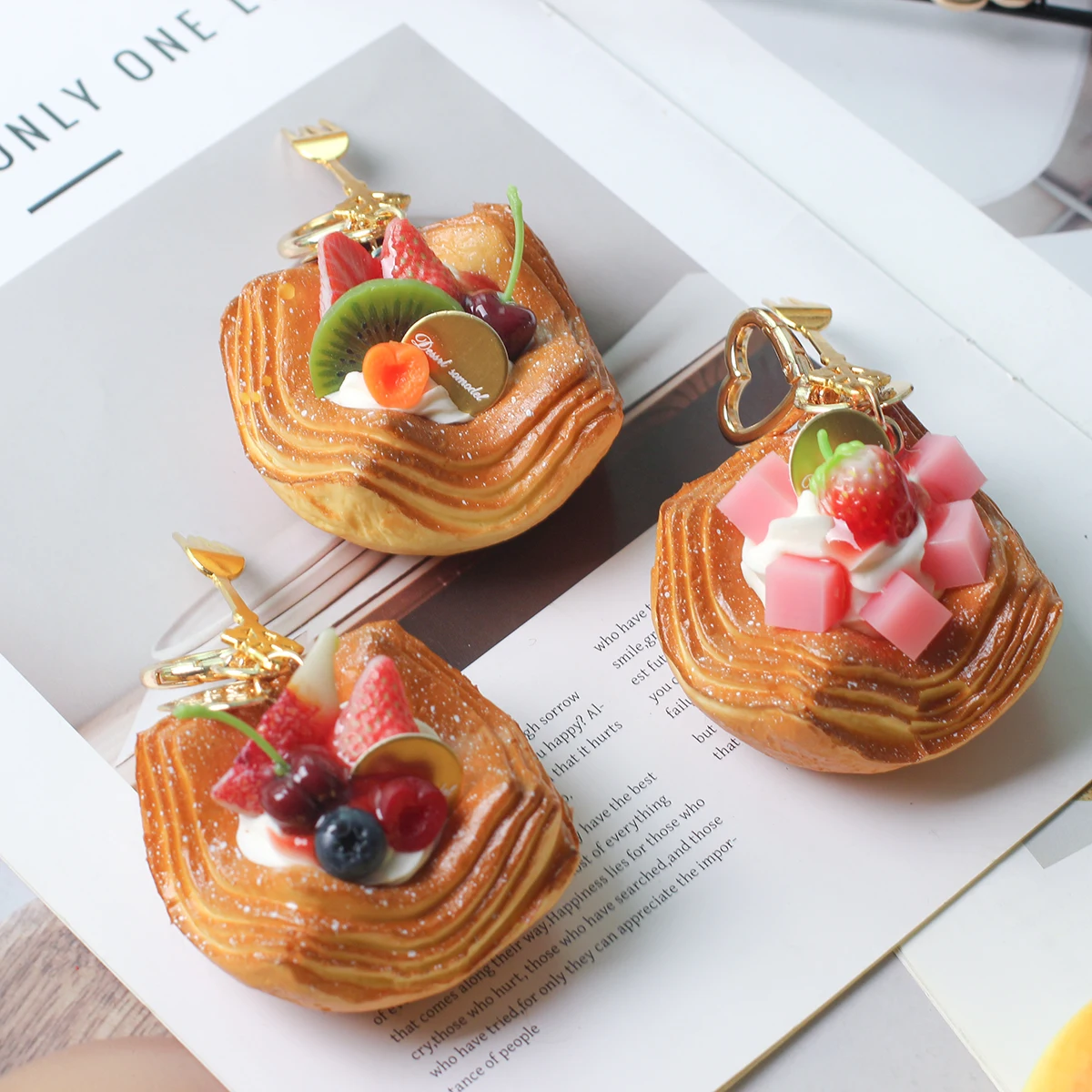 1PCS Fruit Dessert Pendant Authentic Niche Simple Girlfriends Family Pendant