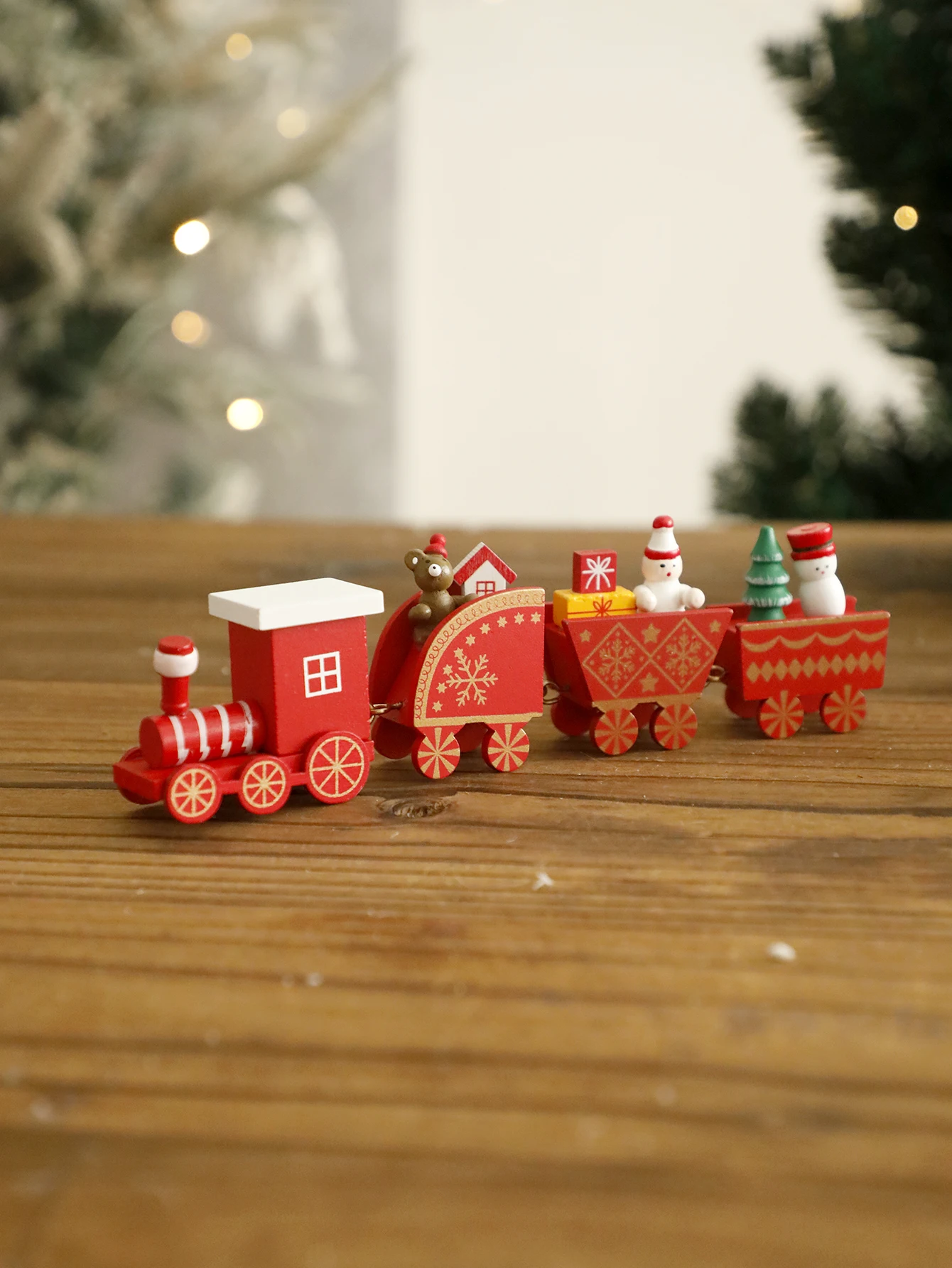 Christmas Ornaments Red Train Ornament with 3 Carriages with Christmas Tree and Reindeer Holiday Home Decor for Christmas Gift