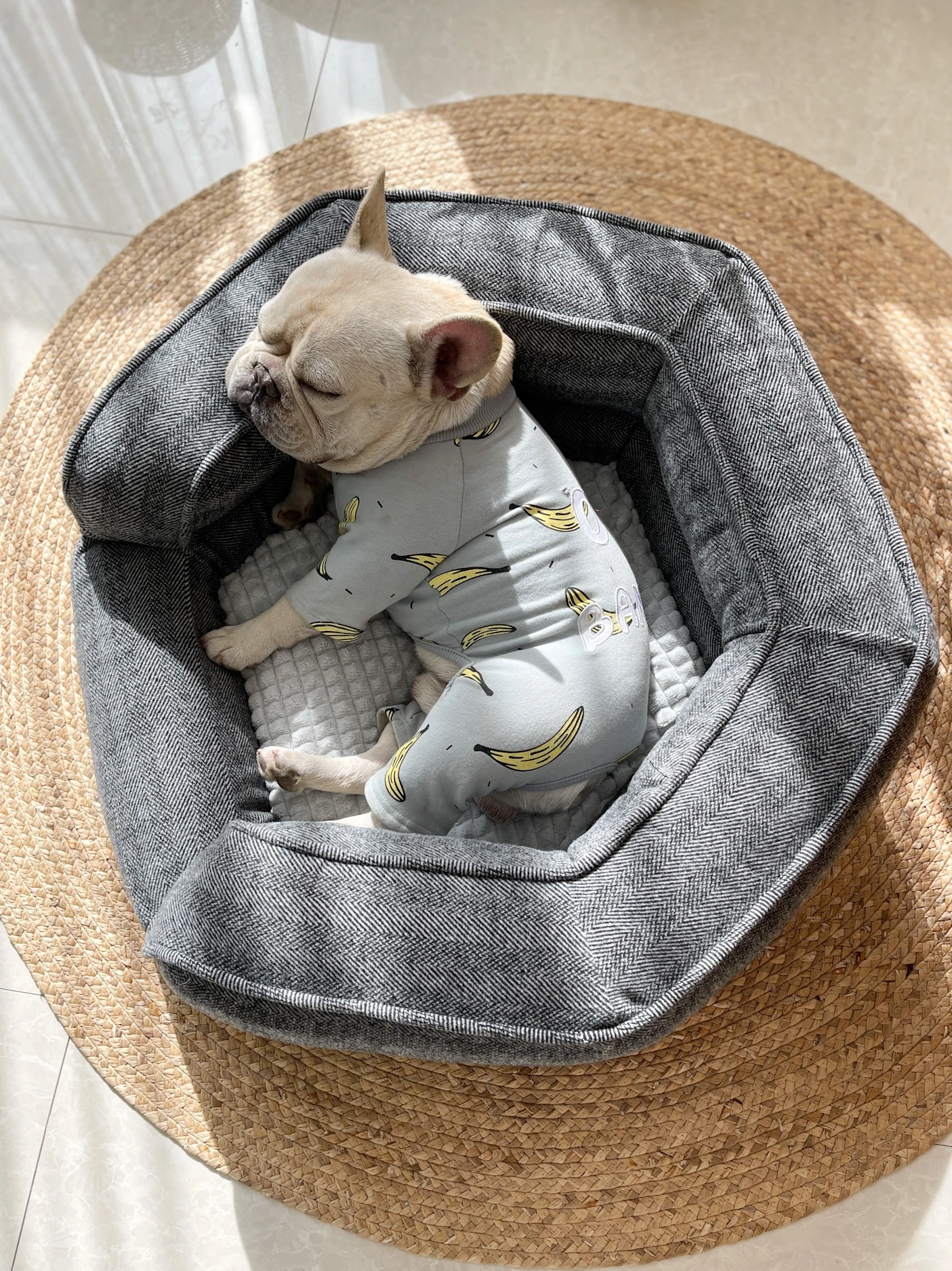 

Deep sleep hexagonal dog sofa French fighting kennel dog bed fully removable and washable pet bed thick warm dog cushion