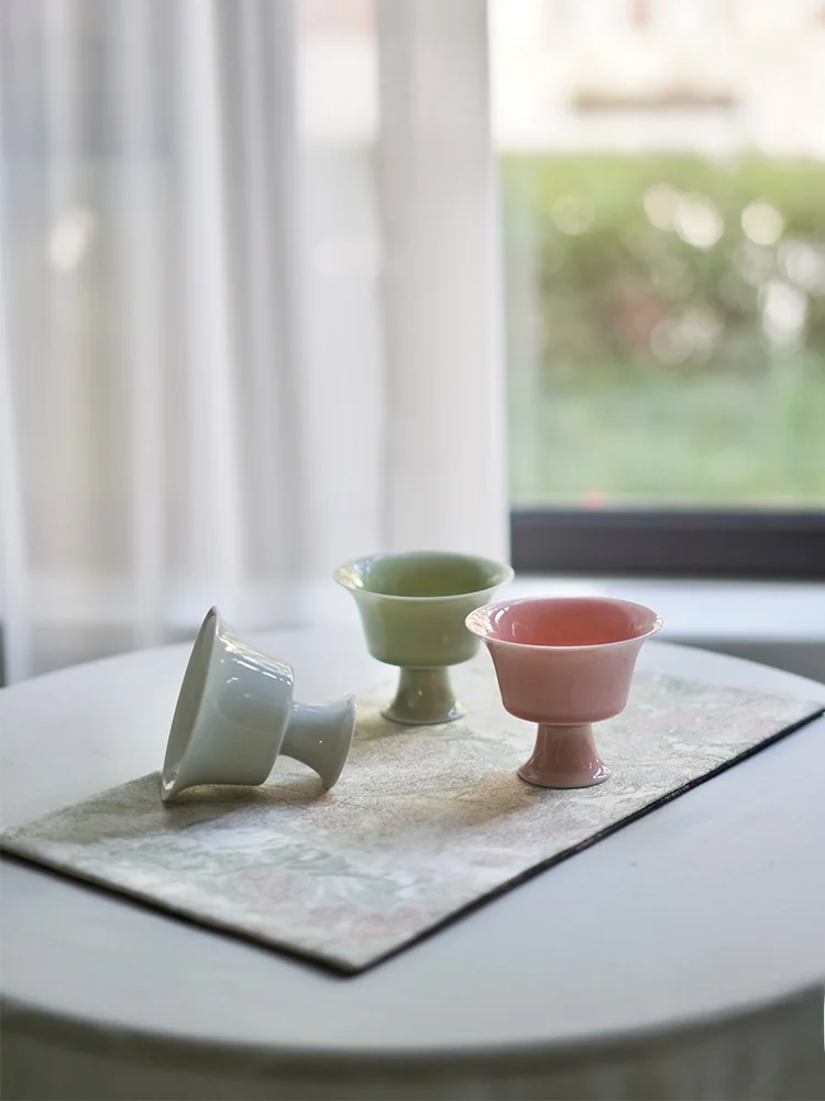 

Чашка ручной работы с тонкими стенками и высокой ножкой в древнекитайском стиле Сунъюэ, чаша для зеленого чая, однотонная фарфоровая посуда для чаепития из Цзин...