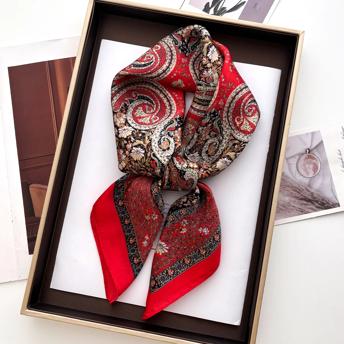 2025 nueva moda 70X70cm bufanda de mujer bufanda de seda con estampado de Cachemira chal cuadrado diadema decorativa cuello Bandana de diseño de lujo