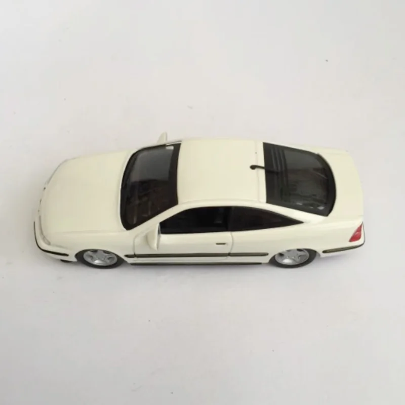 

Delprado масштаб 1:43, 1995 г., Opel Calibra, модель спортивного автомобиля из сплава, классический сувенир для взрослых, подарок, статический дисплей, без цветной коробки