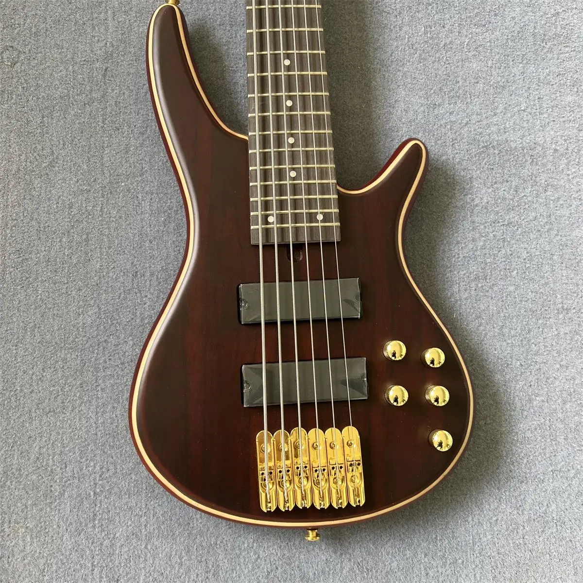 Factory Customized 4-String Bass High-Quality Gold Accessories For Free Delivery.