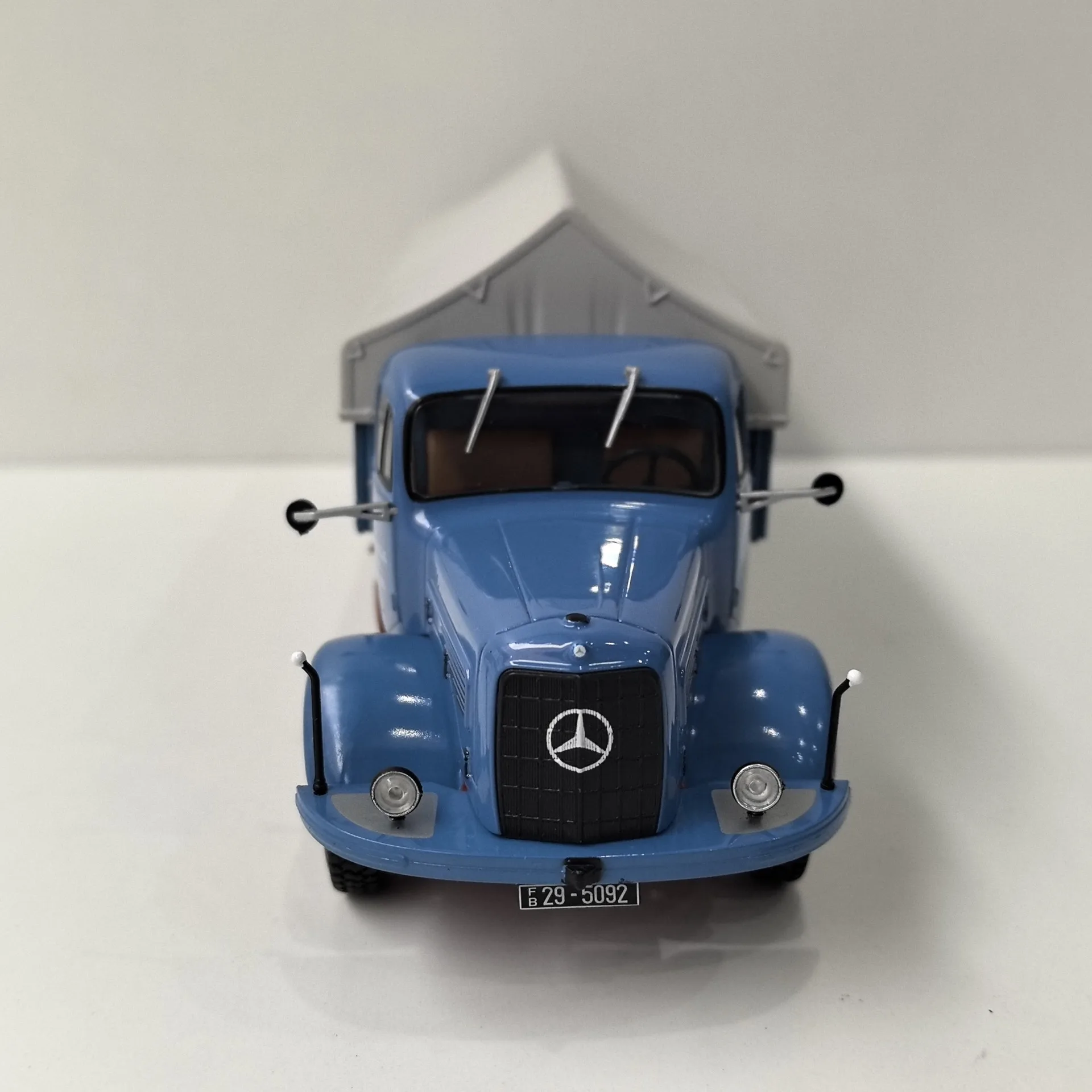 ダイキャスト IXO 1/43 スケールベンツ L-325 輸送トラック合金車モデルグッズおもちゃギフトお土産ディスプレイ飾り