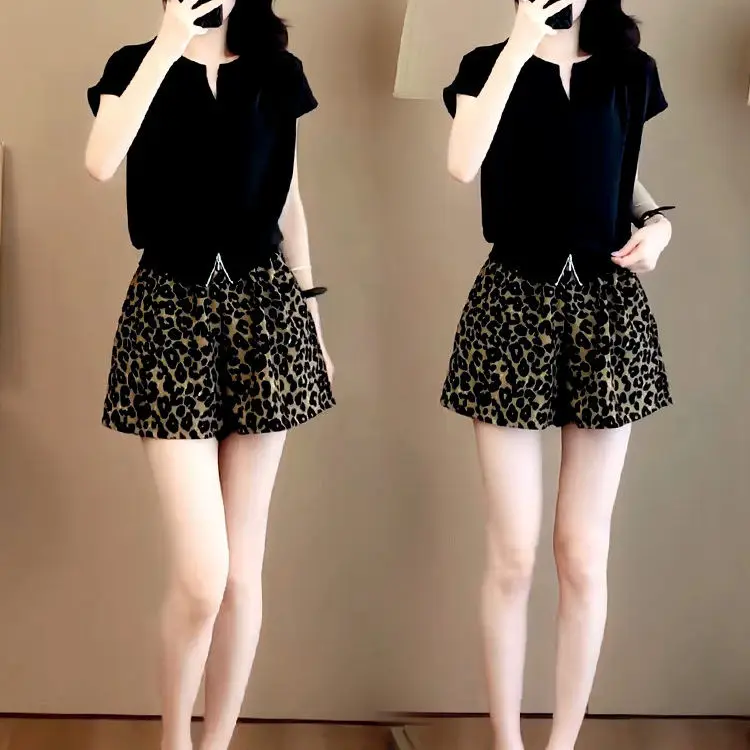

Fashionable Sportswear Set for Women Leopard Print Top And Short Shorts Two Piece Set Spring Summer Collection High Waist Sho...