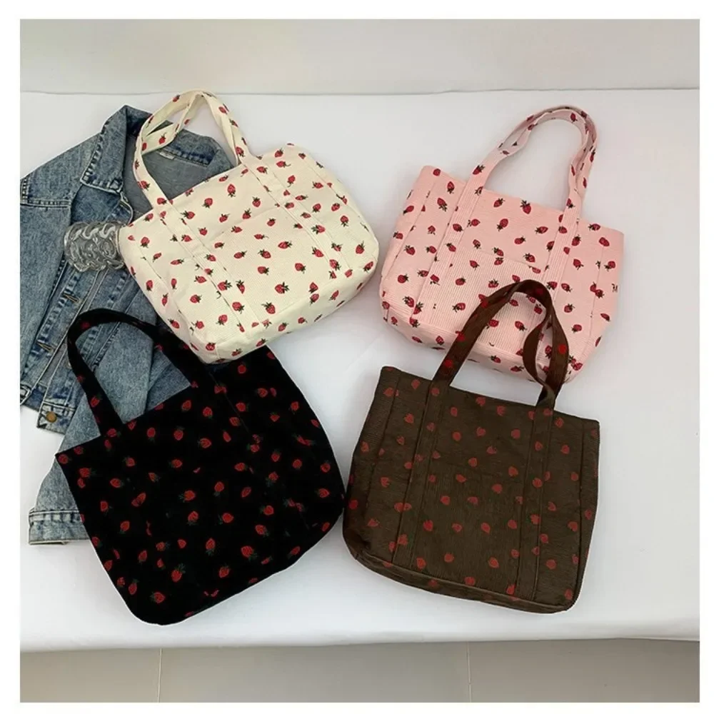 حقيبة يد سروال قصير ذو سعة كبيرة وسحاب سروال قصير على شكل فراولة حقيبة شاطئ بطبعة فراولة #1