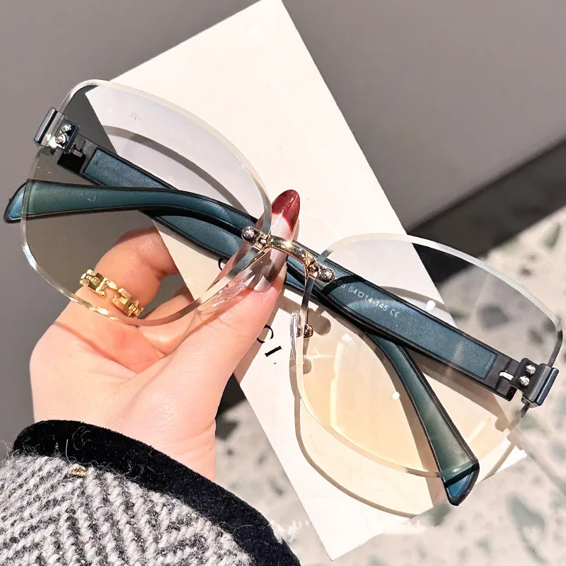 Lunettes de Soleil Chat DIXSG DS-8208 Femme Sans Monture 7