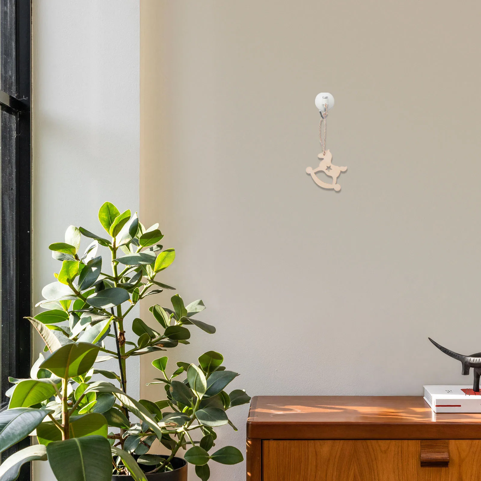 

1Set Creative Wooden Horse Ornaments Unique Animal Cutouts Handcrafted for Home Decor DIY Projects Party Decorations