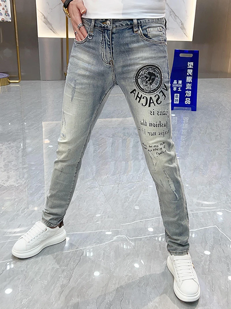 

Light Wa Men's Jeans Spring Summer 2024 Trendy Brand Lion Rhinestone Print Hole Punch Slim Fit Small Foot Pants
